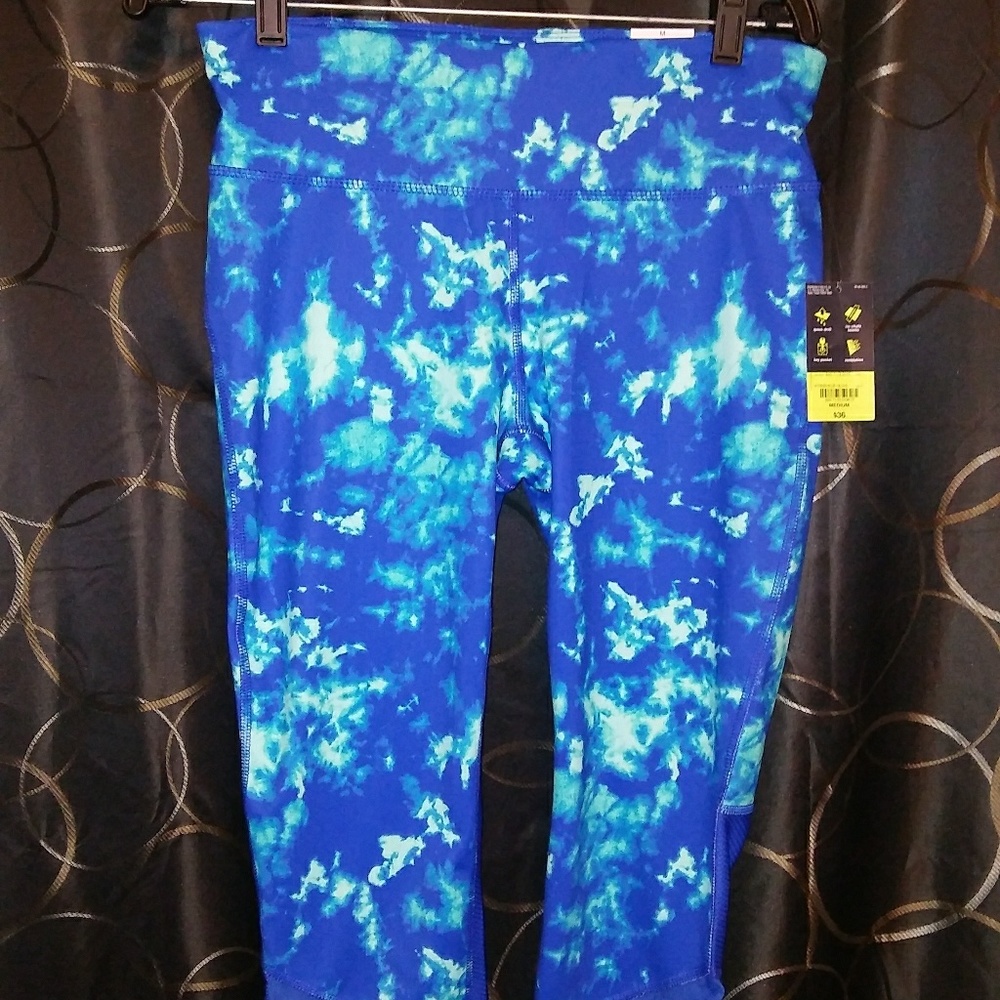 Xersion (JCPenny) Fitted Capri Leggings Tie Dye